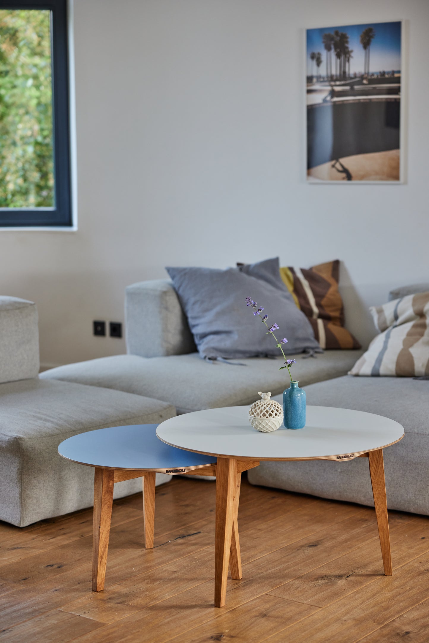 Beluga Couchtisch rund im Wohnzimmer