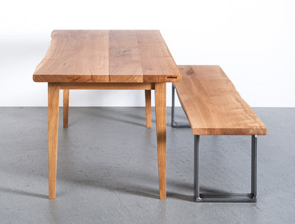 Pottwal Bank mit Eisen Beinen mit Tisch